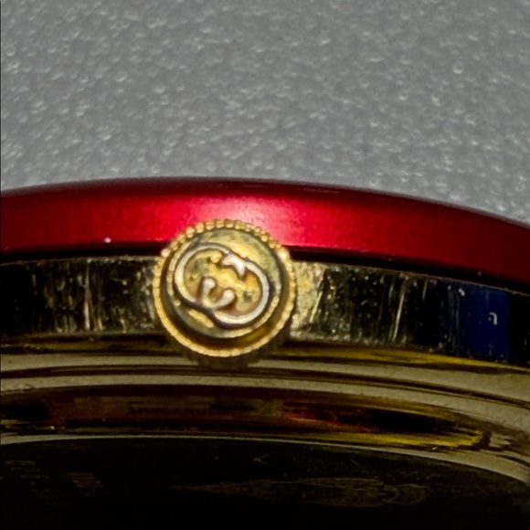 Vintage Gucci Gold Watch with Colorful Bezels - Picture 3 of 15